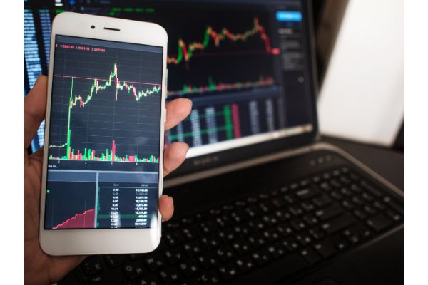 is-there-a-google-finance-app-for-iphone-explained-whatsabyte