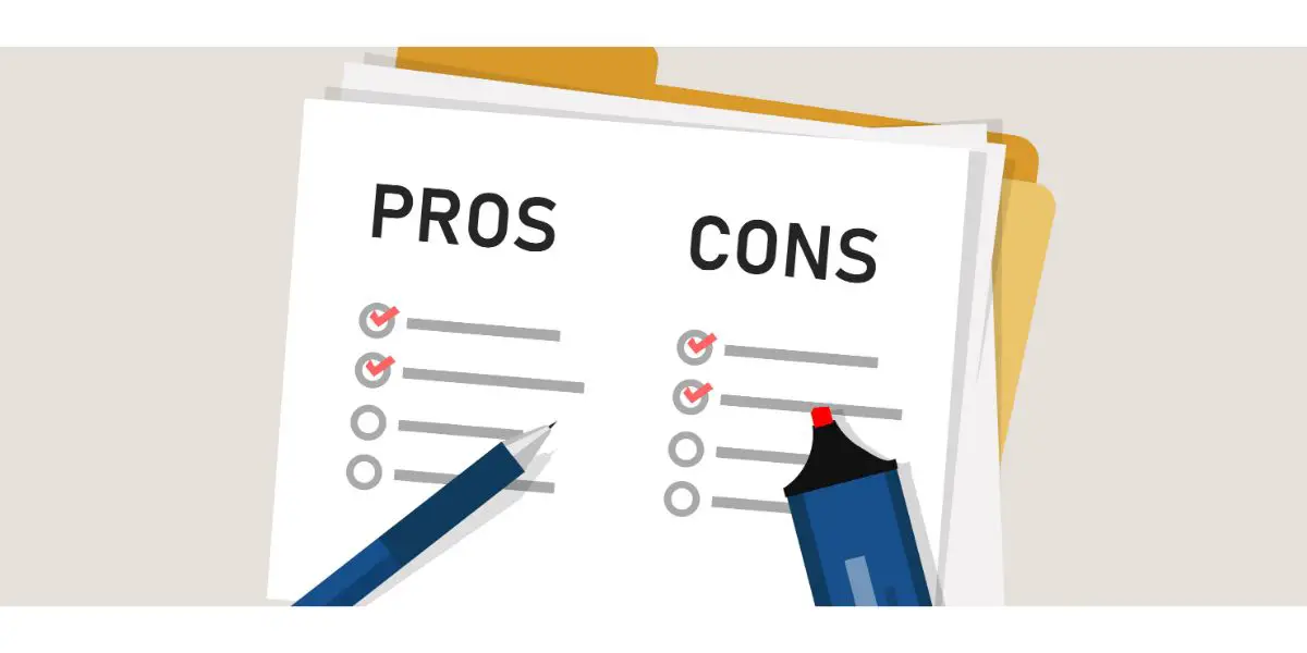 AdobeStock_222890894 pros cons concept on decision making process.