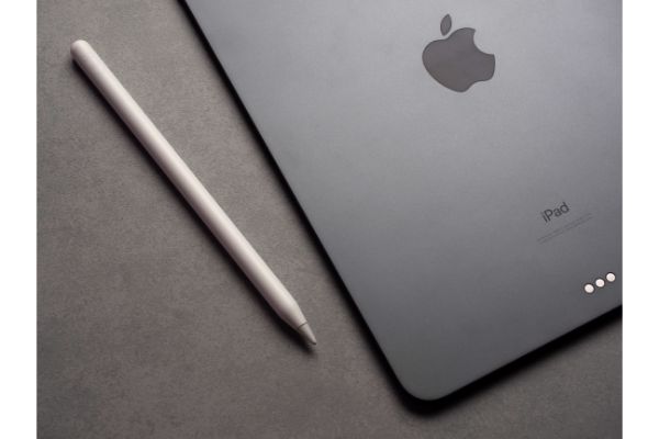 Does the Apple Pencil Drain Its Battery When Not in Use? | WhatsaByte