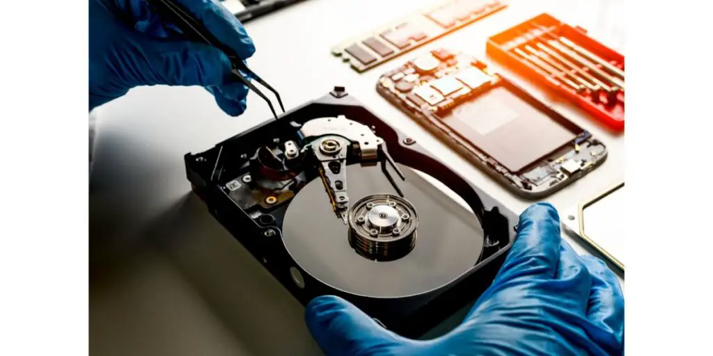 How Does Hard Drive Recovery Work? Complete Explanation | WhatsaByte