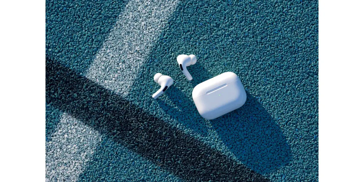 AdobeStock_388785665_Editorial_Use_Only Apple AirPods Pro outdoor on tennis court