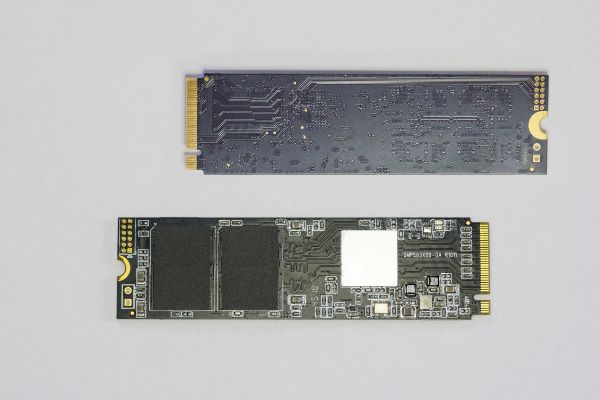 AdobeStock_396399228 NVME m.2 ssd drive laying white background