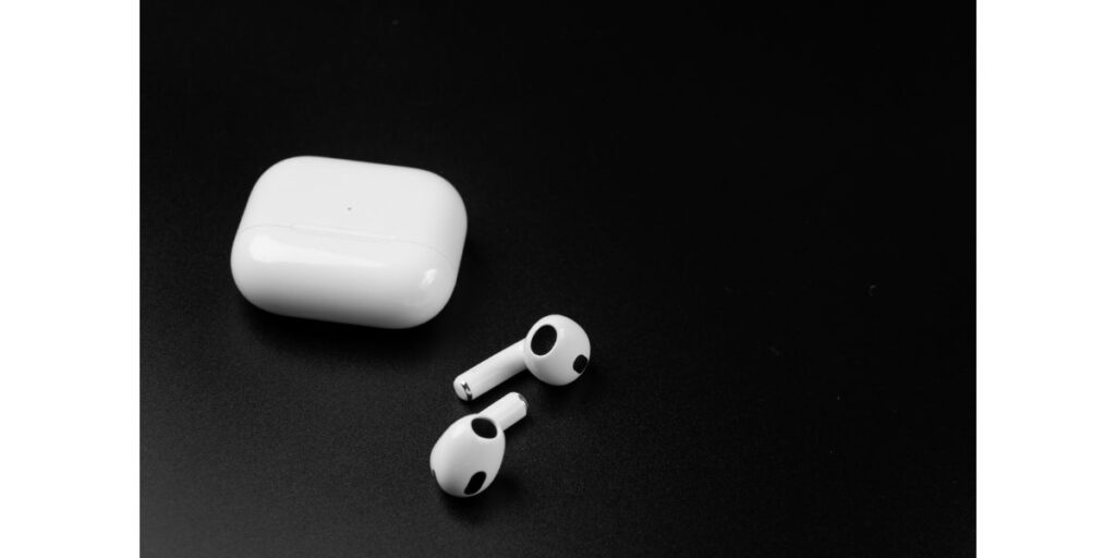 why-are-my-airpods-making-static-noise-6-causes-fixes-whatsabyte