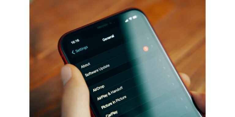 Cast Button Not Showing On iPhone: 6 Causes & Fixes | WhatsaByte - Why Is My Cast Button Not Showing Up