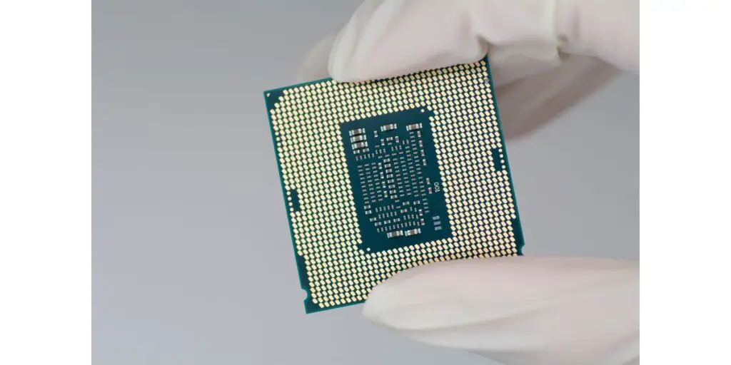 Why Do CPUs Have So Many Transistors? (Explained) WhatsaByte