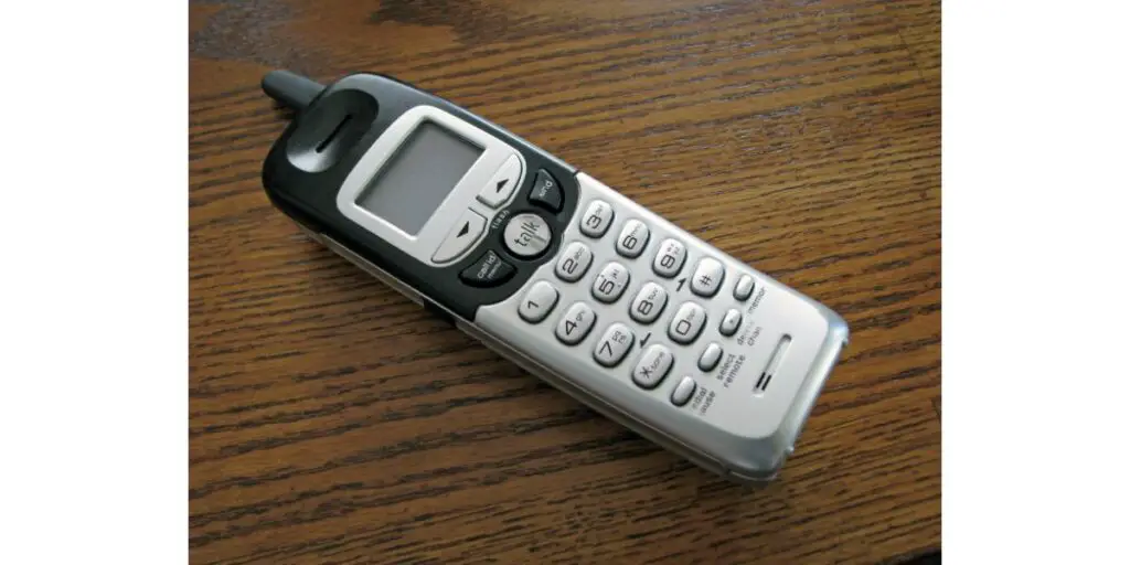 Why Does My Cordless Phone Not Hold a Charge? (Explained) WhatsaByte