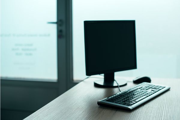 Depositphotos_169297916_S Desktop PC computer in empty office