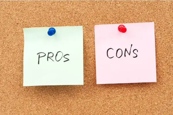 Depositphotos_23894023_S Pros and cons on sticky notes