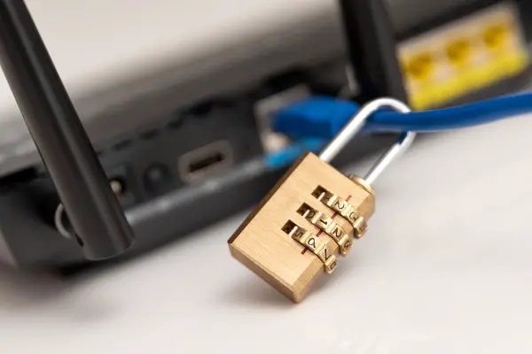 Depositphotos_246728654_S Network and data protection concept with padlock