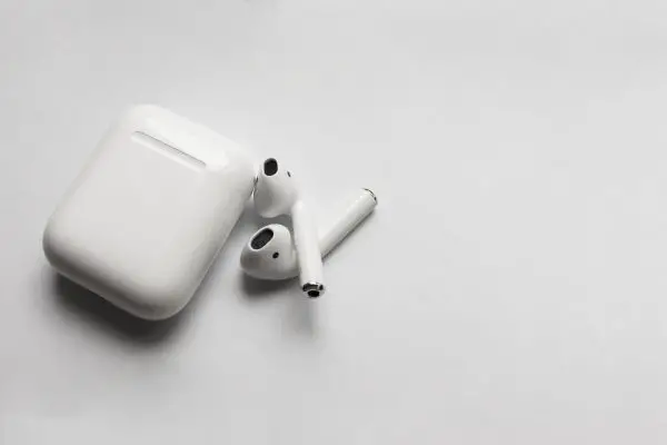 Depositphotos_254078890_S airpods white background
