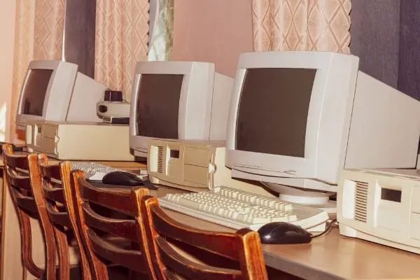 retro computer room (1)