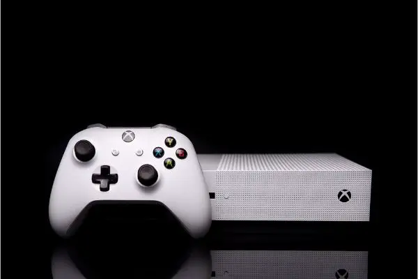 Depositphotos_340334016_S View from the front of xbox one s gaming console