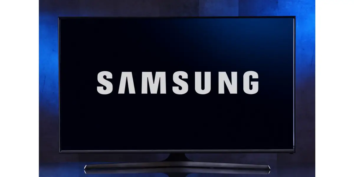 Depositphotos_344304884_L Flat-screen TV set displaying logo of Samsung