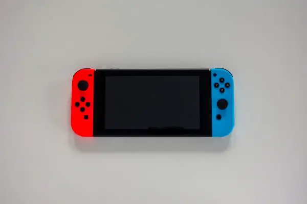 Depositphotos_408734298_S A multiplayer Nintendo Switch gaming console