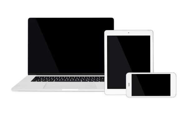 Depositphotos_449694266_S multiple devices isolated white background