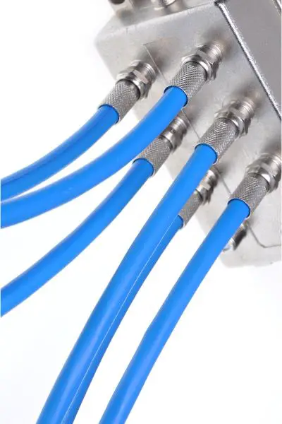 Depositphotos_75597111_S Coaxial cables with tv splitter