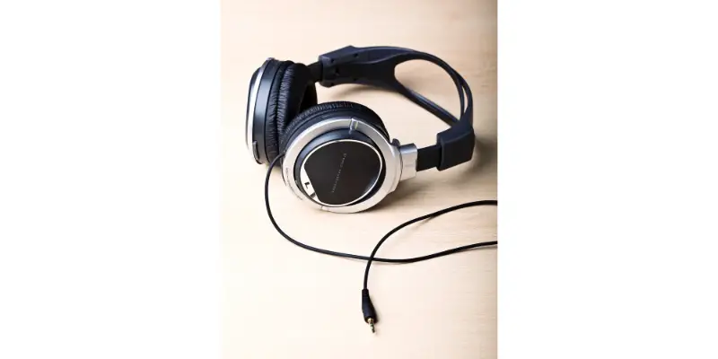headphones7 (1)