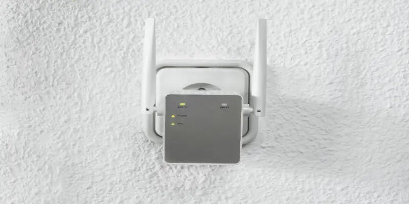 wifi extender outlet